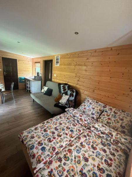 Lesny Zakatek Bed & Breakfast สมาร์ดเซวิตเซ ภายนอก รูปภาพ