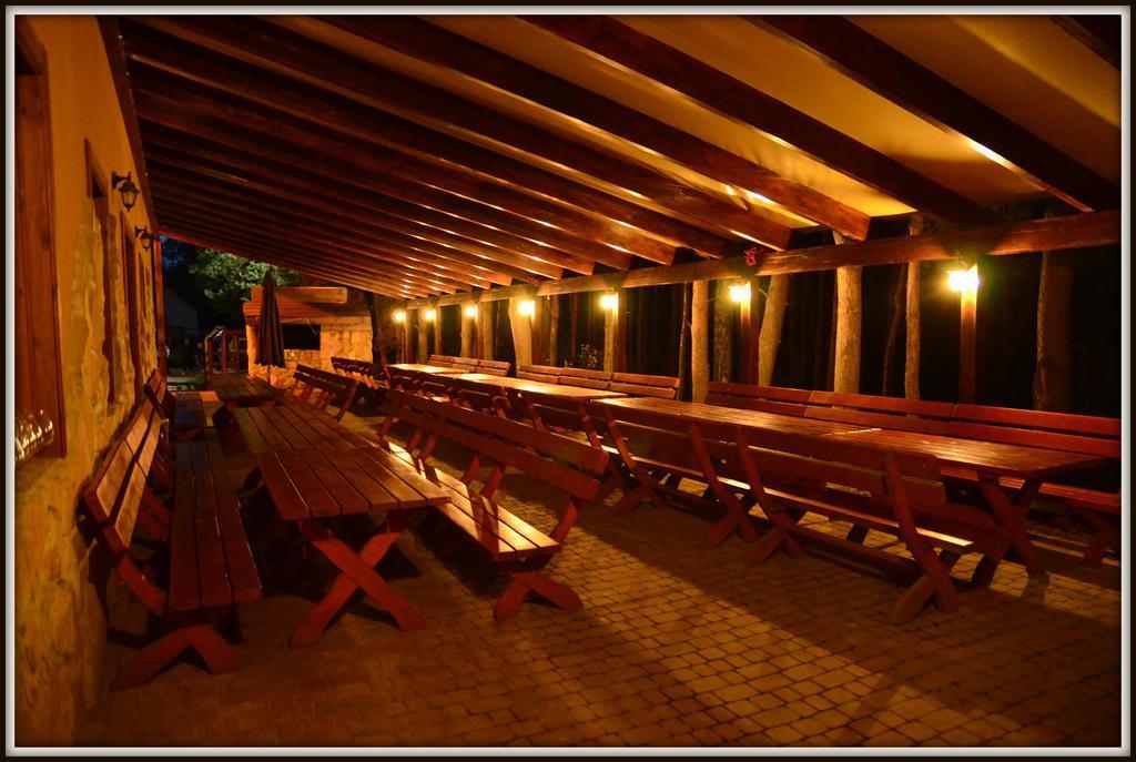 Lesny Zakatek Bed & Breakfast สมาร์ดเซวิตเซ ภายนอก รูปภาพ